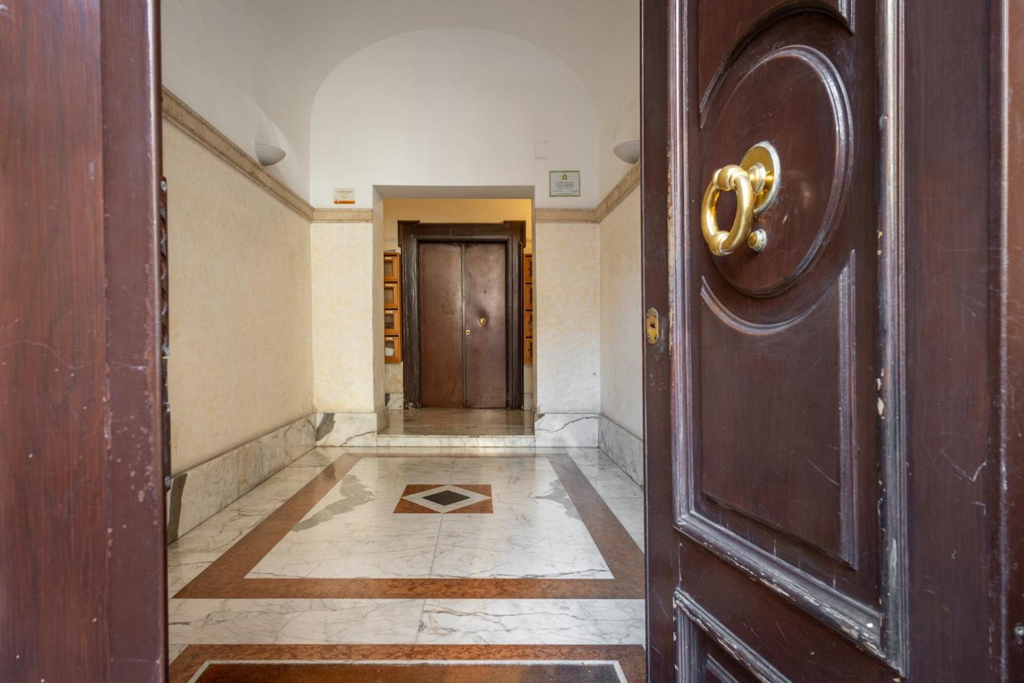 Your Elegant Loft At Termini Station — Photos 3
